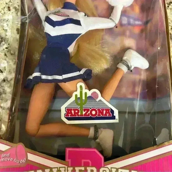 Arizona Wildcats Barbie Cheerleader Vintage 1996 Tucson AZ - Picture 6 of 12